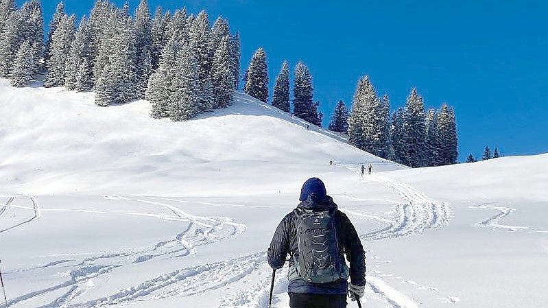 Die Winterurlaubsregionen in den deutschen Alpen starten mit großem Handicap in den zweiten Corona-Winter. Foto: Carsten Hoefer/dpa