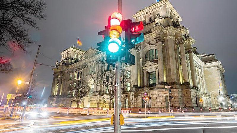 Die Ampel-Parteien wollen heute offiziell ihr gemeinsames Regierungsprogramm besiegeln. Foto: Christoph Soeder/dpa