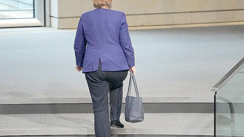 Ende einer Ära: Angela Merkel hat sich nach mehr als 30 Jahren im Bundestag von der Unionsfraktion verabschiedet. Foto: Michael Kappeler/dpa