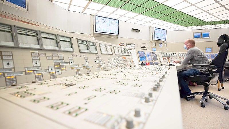Ende des Jahres geht das Atomkraftwerk Brokdorf endgültig vom Netz. Foto: Christian Charisius/dpa
