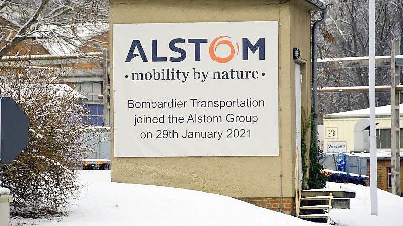 Ein Alstom-Schild auf dem Werksgelände in Görlitz. Foto: Danilo Dittrich/dpa-Zentralbild/dpa