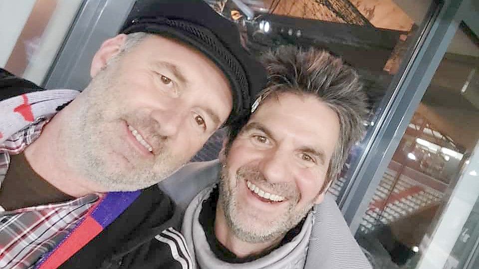 Kai Schoolmann (links) traf am Samstag den TV-Versicherungsdedektiv Patrick Hufen (rechts) – und bekam von ihm die Zusage für das Insel-Spiel. Foto: Privat