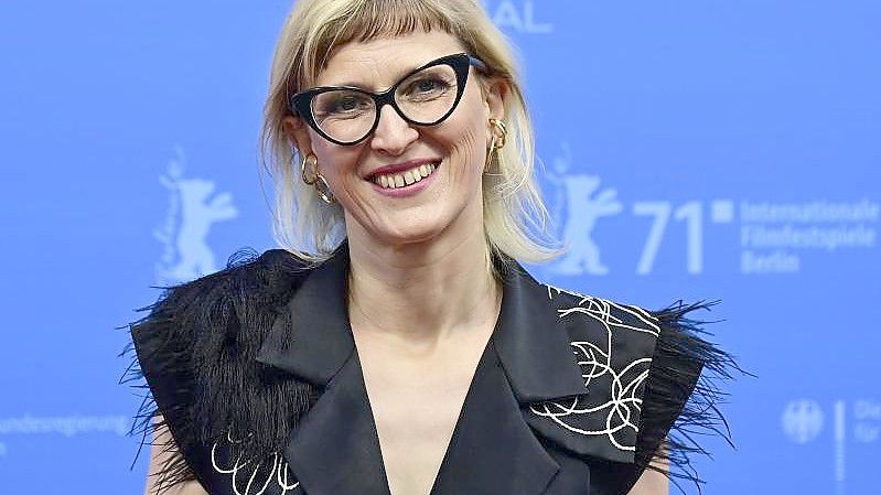 Jasmila Žbanić gewinnt den Europäischen Filmpreis. Foto: Tobias Schwarz/AFP-Pool/dpa