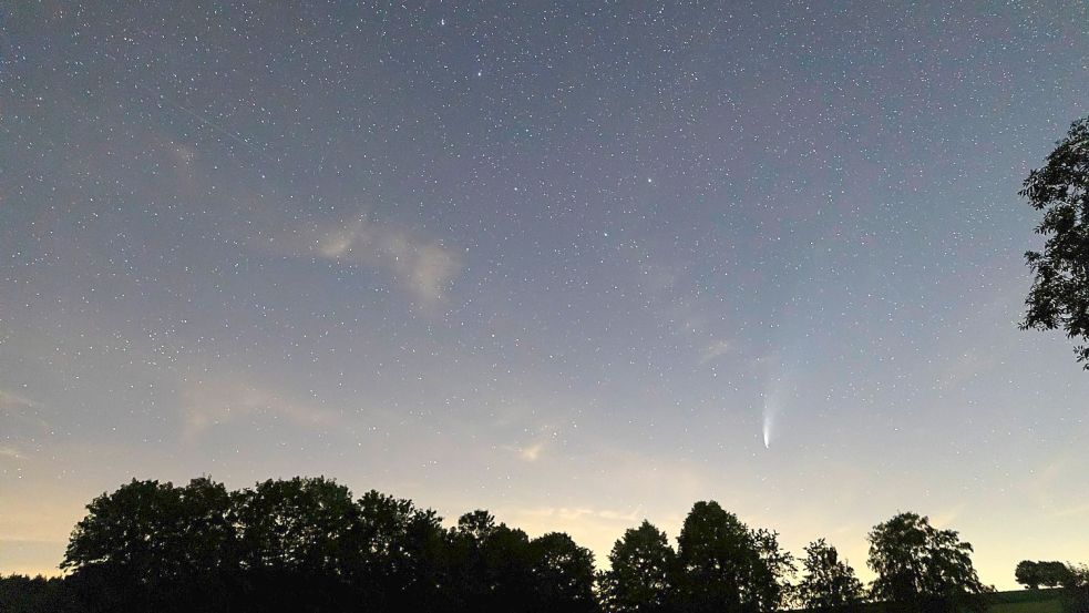 Der Komet C/2021 A1, genannt Leonard, kann am Sternenhimmel sogar mit bloßem Auge beobachtet werden. (Symbolbild) Foto: imago images/Arnulf Hettrich