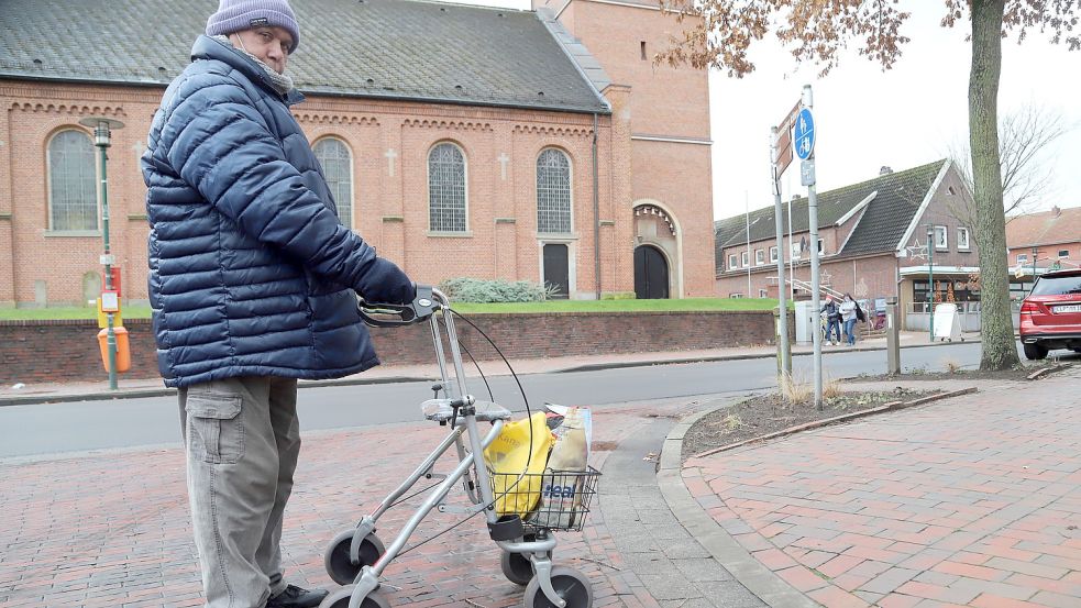 Im Ortskern von Barßel wurden im Zuge der Sanierung der Landesstraße 832 auch Absenkungen an den Geh- und Radwegen vorgenommen. So gibt es jetzt keine Stolperfallen mehr für Radfahrer, Fußgänger, Rollstuhlfahrer oder Rollatoren. In der kommenden weiteren Ortssanierung sollen die Absenkungen dann fortgesetzt werden.