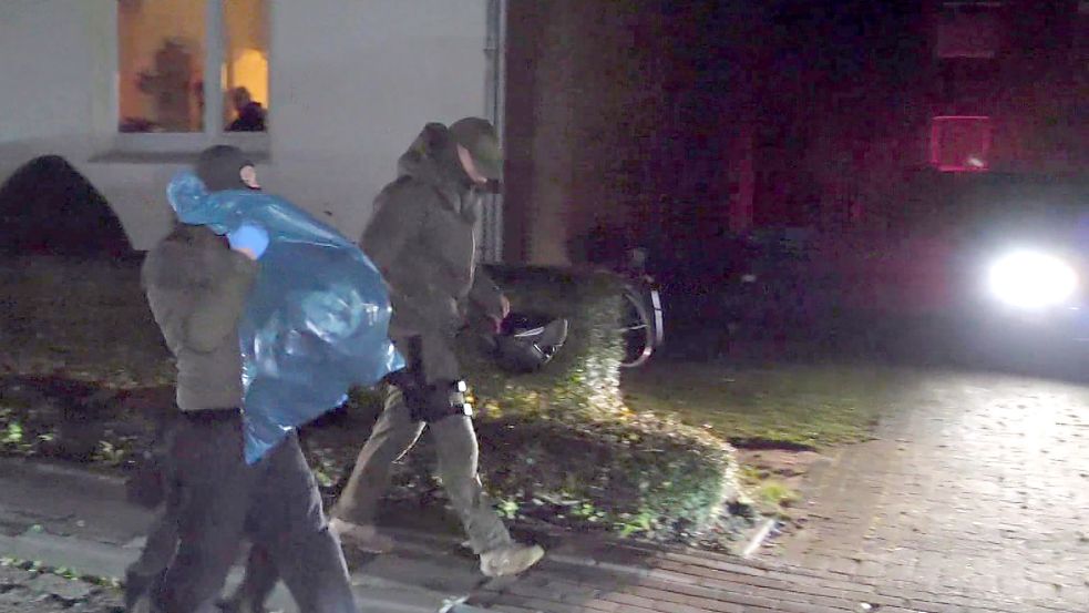 Die Ermittler gehen von einer Gewalttat aus. Foto: Hünecke/DPA