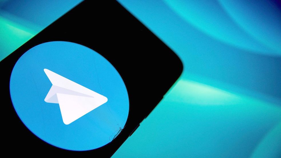 Telegram ist eine beliebte Plattform für Hetze und Hass von Rechten und Querdenkern. Foto: imago images/Nikolas Joao Kokovlis