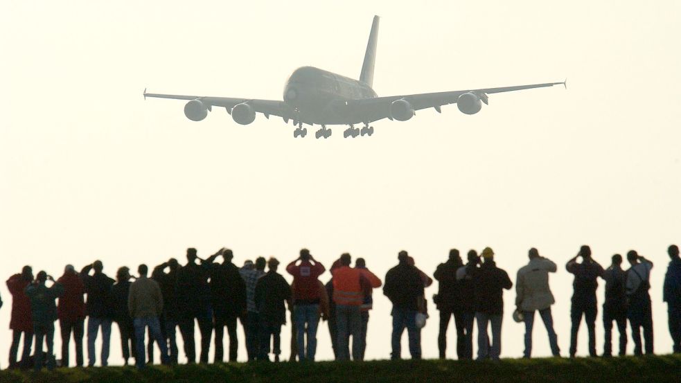 Die erste Landung des Großfliegers in Hamburg im Jahr 2005. Foto: Airbus