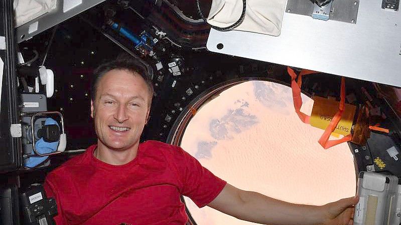 Matthias Mauerer, ESA Astronaut, an Bord der ISS. Foto: Mark T. Vande Hei/NASA/ESA/dpa