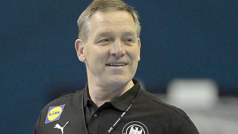 Handball-Bundestrainer Alfred Gislason hat seinen Vertrag bis 2024 verlängert. Foto: Soeren Stache/dpa-Zentralbild/dpa