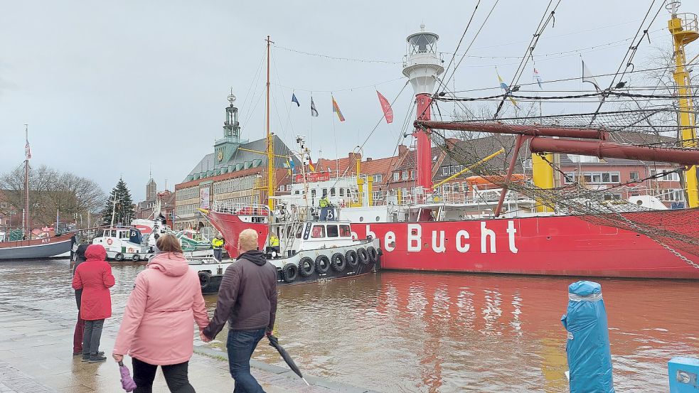 Erst seit Ende November liegt das Feuerschiff „Amrumbank/Deutsche Bucht“ wieder im Emder Delft. Jetzt gibt es gute Nachrichten. Foto: Hanssen/Archiv
