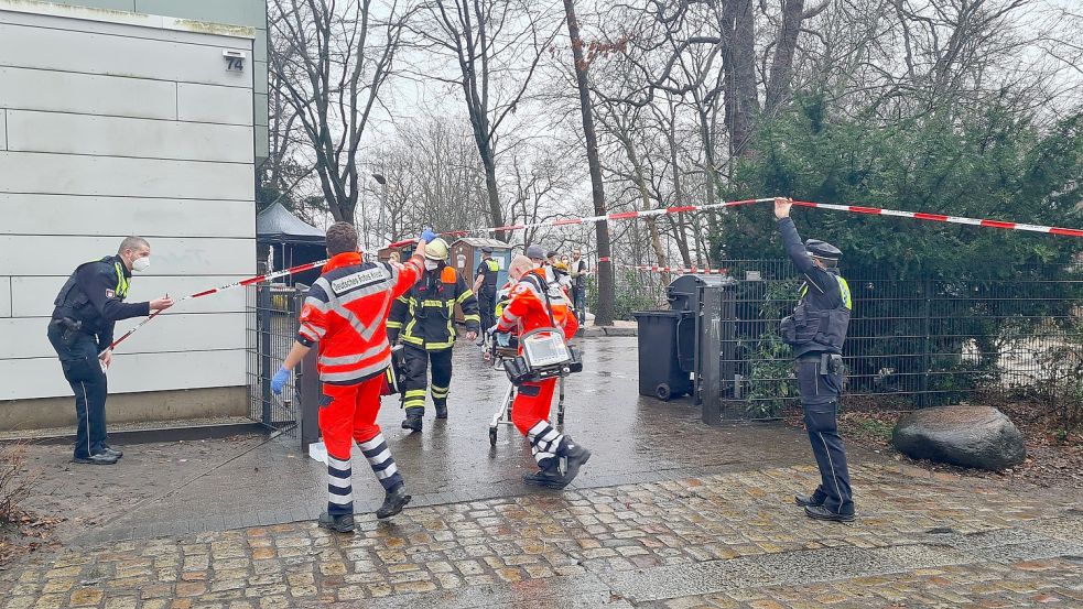 Die Polizei sperrte den Zugang zur Drogeneinrichtung Abrigado ab. Foto: Andre Lenthe Fotografie