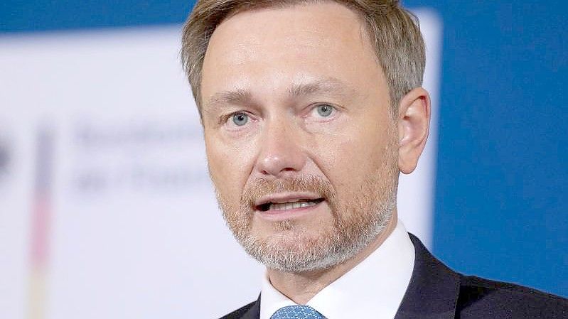 Bundesfinanzminister Christian Lindner mahnt die anderen Minister der Ampel-Regierung zu Sparsamkeit. Foto: Michael Sohn/POOL AP/dpa