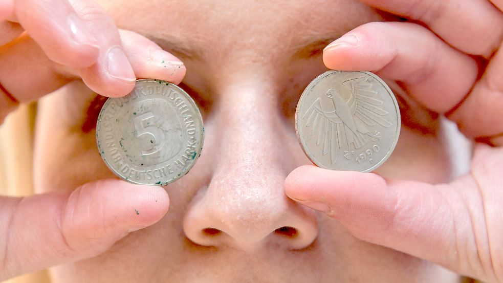 Viele Menschen haben noch D-Mark zu Hause – und wenn es nur zwei 5-Mark-Stücke sind. Foto: Ortgies