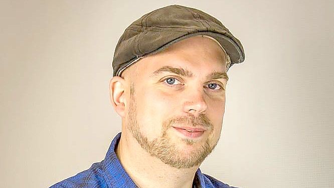 Der Saterländer Ratsherr Jan Reiners (AfD) nahm nicht an der Ratssitzung am Montagabend teil. Wegen eines Oberteils mit offensivem Aufdruck hatte ihn der Ratsvorsitzende am Eingang zurückgewiesen. Reiners verließ daraufhin das Rathaus. Foto: privat