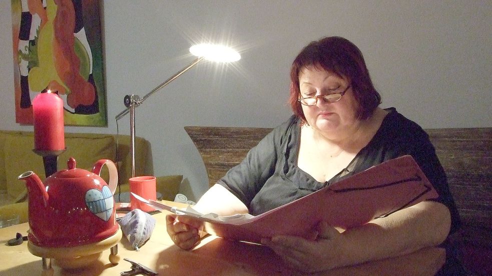 Eva Knapp hat das Buch „Der Gentleman mit dem Tiger unterm Bett“ geschrieben. In diesem berichtet sie über ihre Erfahrungen als Pflegerin. Wer Interesse an einer privaten Lesung hat, kann sich bei ihr melden. Foto: Scherzer