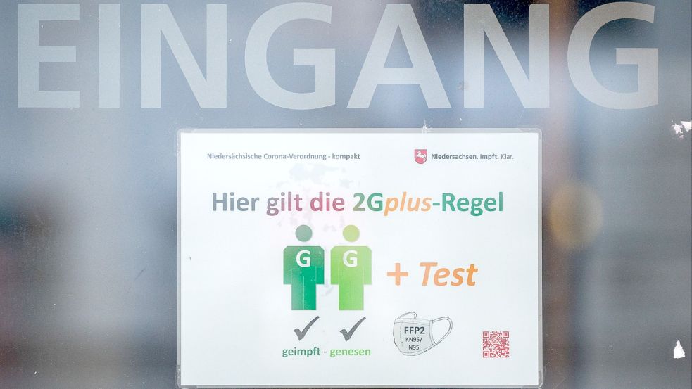 Vielerorts in Deutschland herrscht bereits die 2GPlus-Regel, so auch in Niedersachsen. Foto: dpa/Julian Stratenschulte