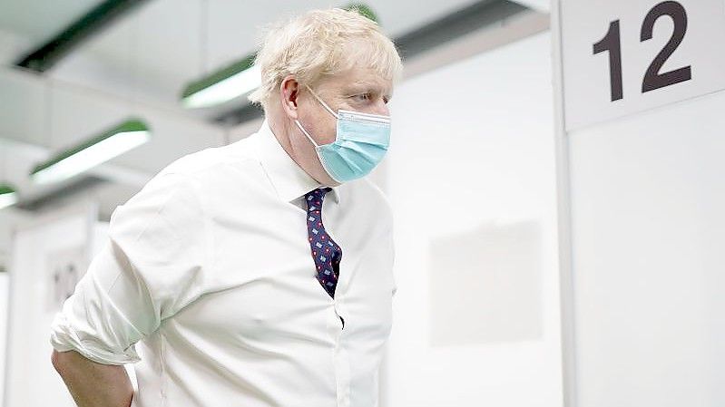 Boris Johnson, Premierminister von Großbritannien, bezeichnet die hohe Zahl an Corona-Toten in seinem Land als „furchtbaren Tribut“. Foto: Steve Parsons/PA Wire/dpa