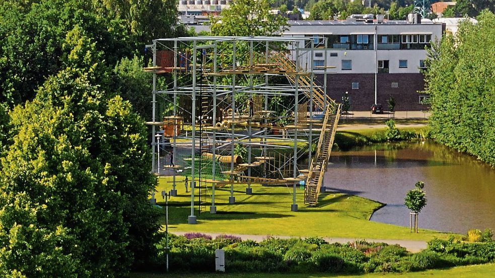 So könnte der Kletterturm im Stadtpark Papenburg aussehen. Grafik: Firma Kristallturm