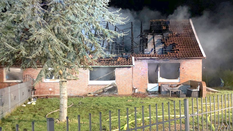 Das Haus wurde durch die Flammen zerstört. Fotos: Mohr