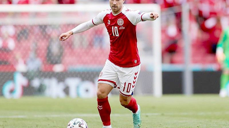 Der 109-fache Nationalspieler will auch weiterhin für die dänische Nationalmannschaft auflaufen. Foto: Wolfgang Rattay/POOL REUTERS/AP/dpa