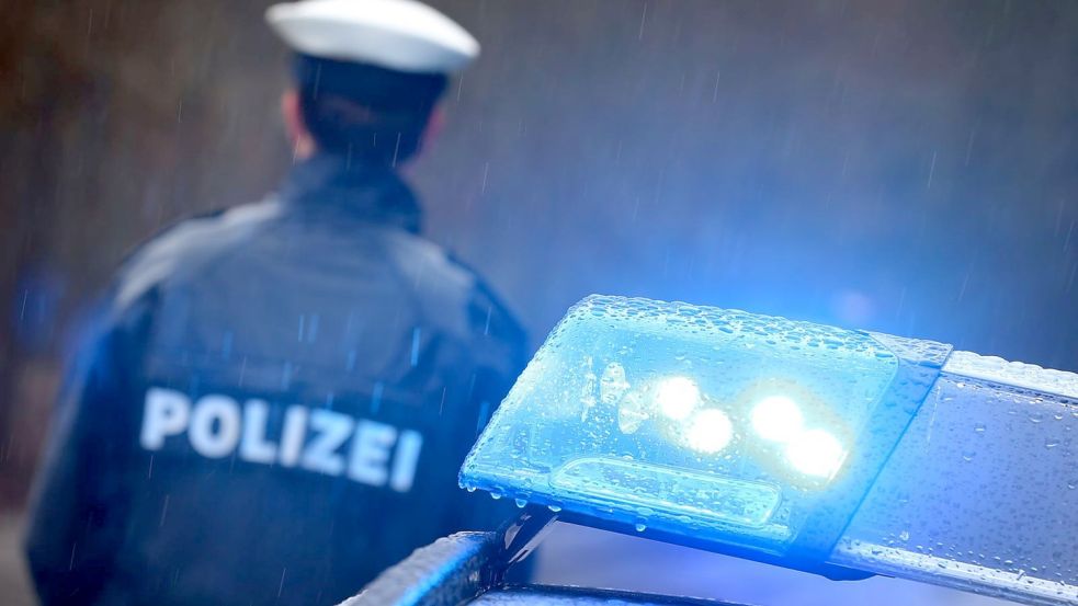 Die Bremer Polizei sucht nach einem 22-Jährigen, der aus dem Maßregelvollzug einer Klinik entwichen ist. Foto: Symbolbild: Friso Gentsch/dpa