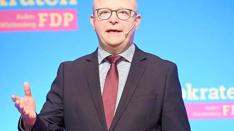 „Kapazität, Qualität und Kundenorientierung sind die Schlüsselelemente für einen attraktiveren Schienenverkehr“: Michael Theurer. Foto: Uli Deck/dpa