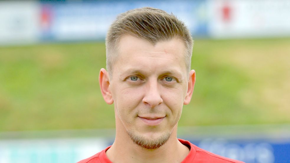 Von der Trainerbank aufs Spielfeld: Atilla Özge ist nun wieder selbst aktiv. Foto: Ortgies