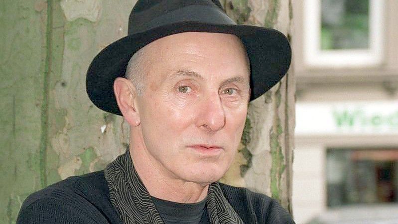 Der Münchner Filmemacher und Schriftsteller Herbert Achternbusch ist tot. Foto: Wolfgang Langenstrassen/dpa