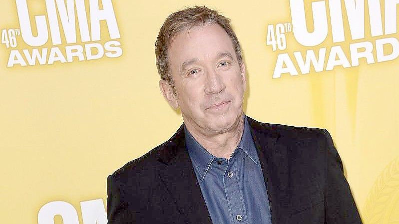 Bald mit Rauschebart und rotem Kostüm: Tim Allen steht wieder als Weihnachtsmann vor der Kamera. Foto: Paul Buck/EPA/dpa