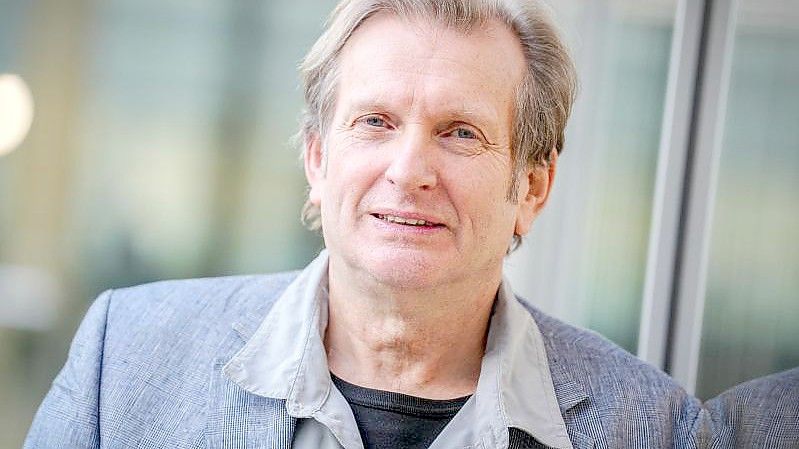 Der Kandidat für das Amt des Bundespräsidenten der Partei Die Linke, Gerhard Trabert. Foto: Kay Nietfeld/dpa