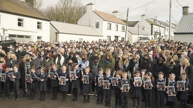 Abschied von Ashling Murphy. Foto: Niall Carson/PA Wire/dpa