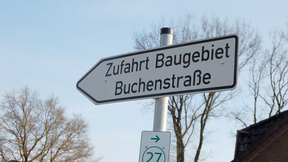 Ein Symbolbild: Werden kommunale Flächen wie Grünstreifen und Regenrückhaltebecken möglicherweise von Anwohnern genutzt? Im Saterland sollen nach und nach alle Wohnbaugebiete dahingehend überprüft werden. Foto: Fertig