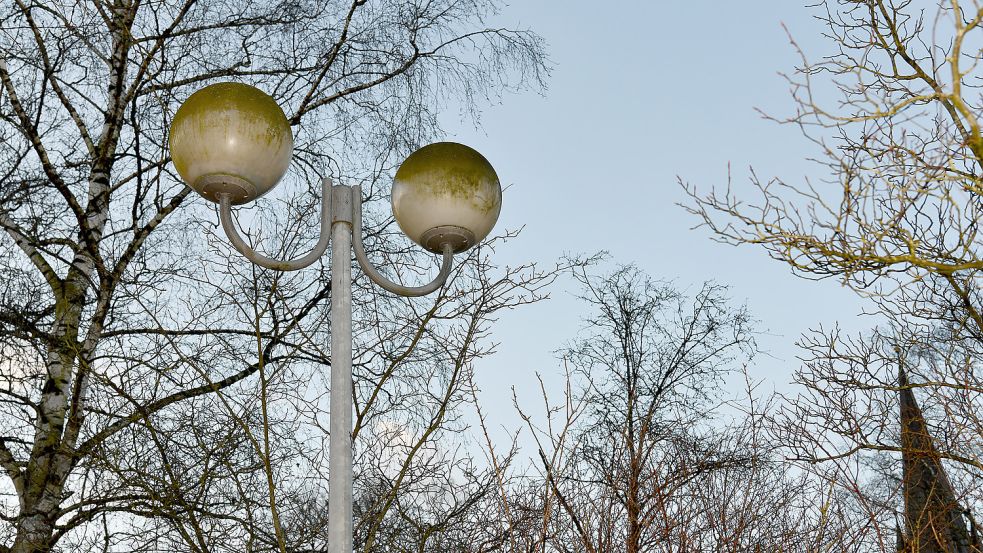 Die Laternen am Ostertorplatz sind in die Jahre gekommen. Foto: Stromann