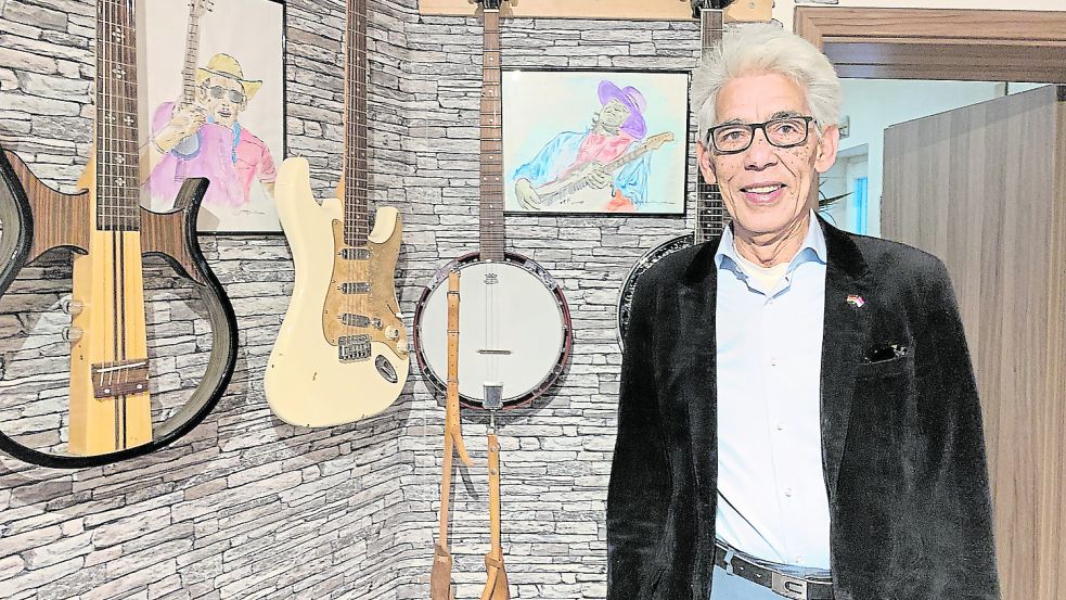 Auf ein abenteuerliches, von Musik geprägtes Leben blickt Stanley van Sprang zurück. Heute ist der 73-Jährige in Flachsmeer zu Hause. Foto: Risius-Hartwig