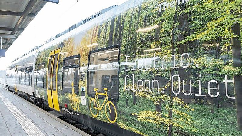 In Baden-Württemberg kann der Zug während der Fahrt geladen werden. Foto: Silas Stein/dpa