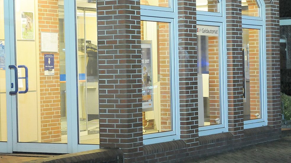 An der Süderstraße gab es eine Sprengung in der Bankfiliale. Foto: Wolters