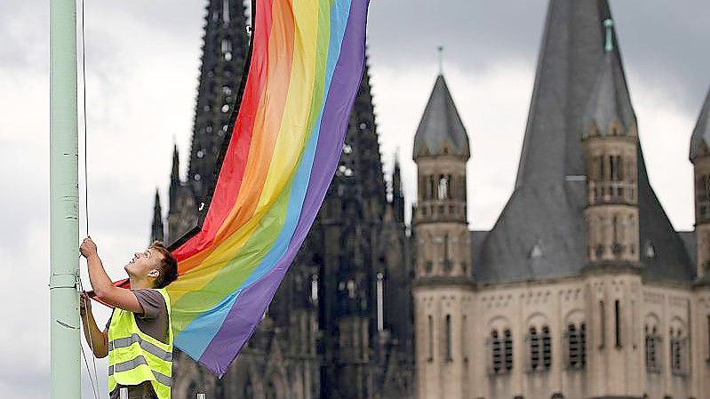 Kann die katholische Kirche toleranter werden?. Foto: Oliver Berg/dpa