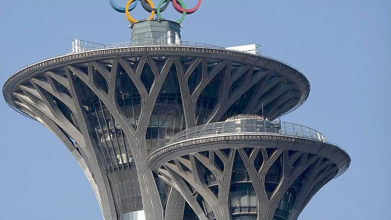 Für Teilnehmer der Spiele in Peking besteht keine Impfpflicht, die Corona-Regeln sind allerdings streng. Foto: Mark Schiefelbein/AP/dpa