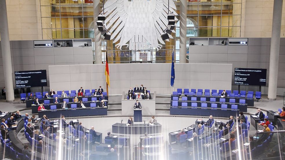 Der Bundestag debattiert über eine Impfpflicht. Foto: Kay Nietfeld/DPA