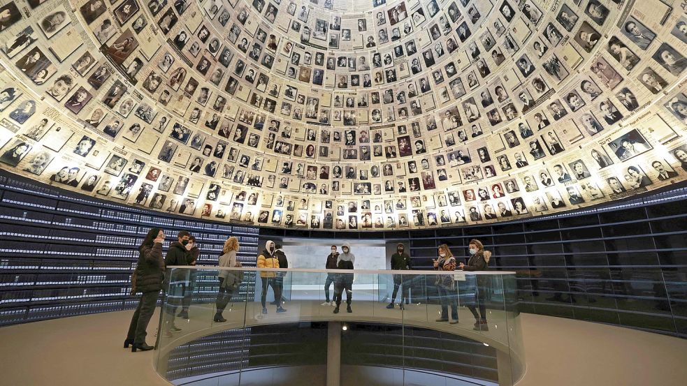 Die Halle der Namen im israelischen Yad Vashem - hier wird an die Schicksale einzelner Menschen erinnert. Foto: MENAHEM KAHANA