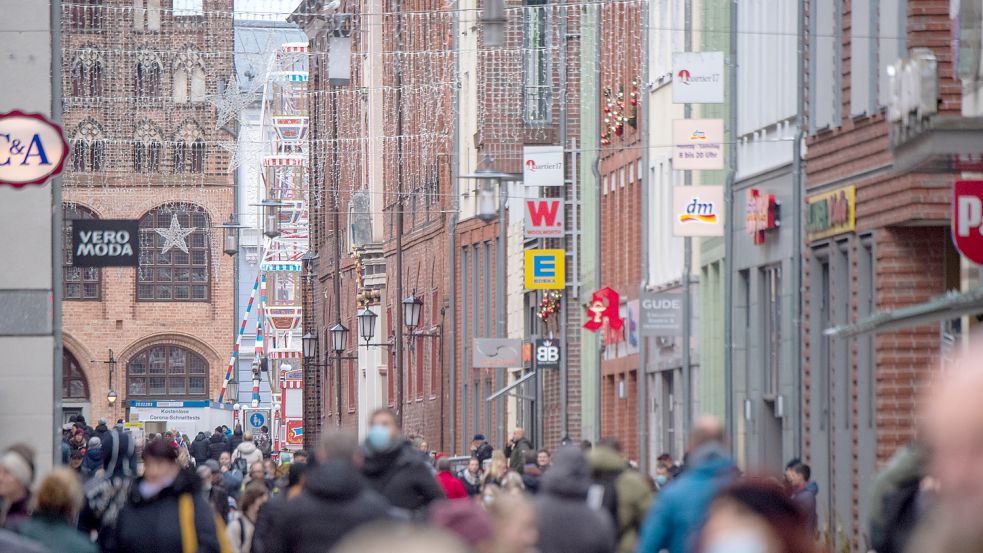 Das Weihnachtsgeschäft hat viele Betriebe in den Innenstädten gerettet. Foto: Stefan Sauer/dpa