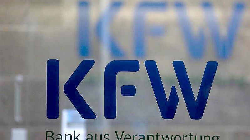 Das Logo der Kreditanstalt für Wiederaufbau. Foto: Sebastian Gollnow/dpa
