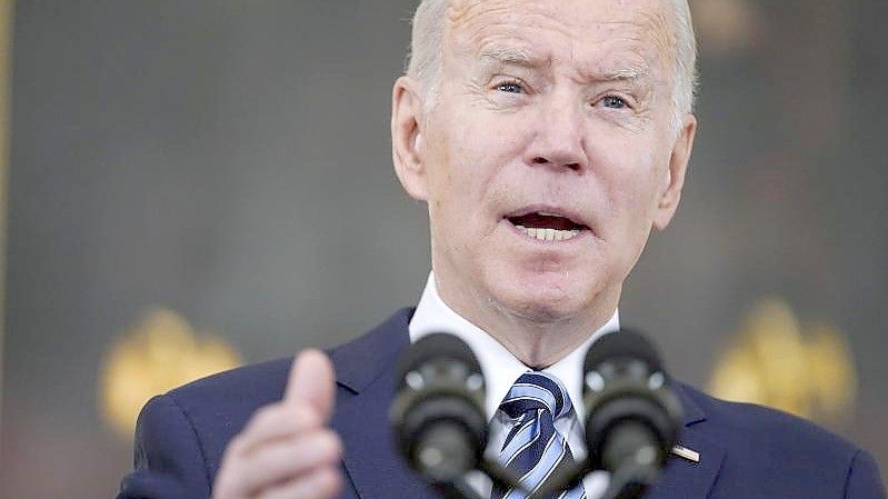 Joe Biden, Präsident der USA, spricht im Weißen Haus über den Arbeitsmarktbericht von Januar. Foto: Carolyn Kaster/AP/dpa