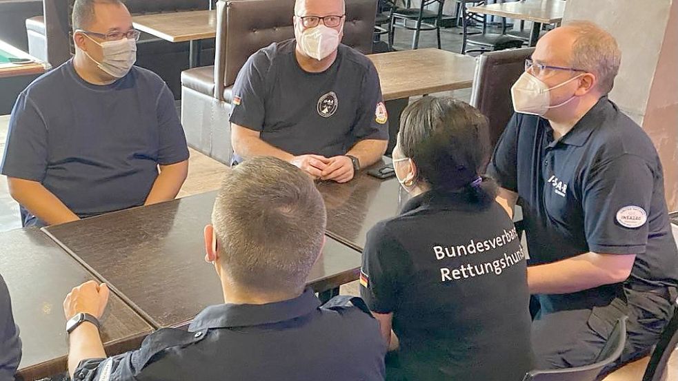 Zu fünft waren die Einsatzkräfte der I.S.A.R. jetzt auf den Philippinen. Die Helfer sind ein eingespieltes Team. Das muss auch so sein bei Katastropheneinsätzen.