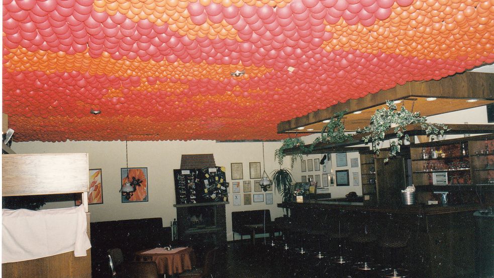 Ein Blick in das Innere der Tanzschule im Jahr 1996.