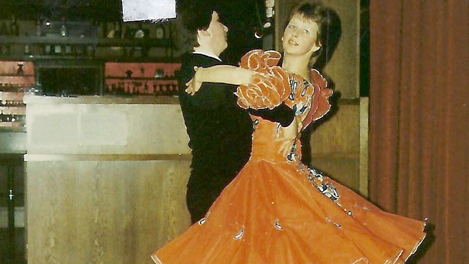 Das Tanzpaar Andree Winkler und Anita Müller in den späten 70ern auf dem Strücklinger Parkett.