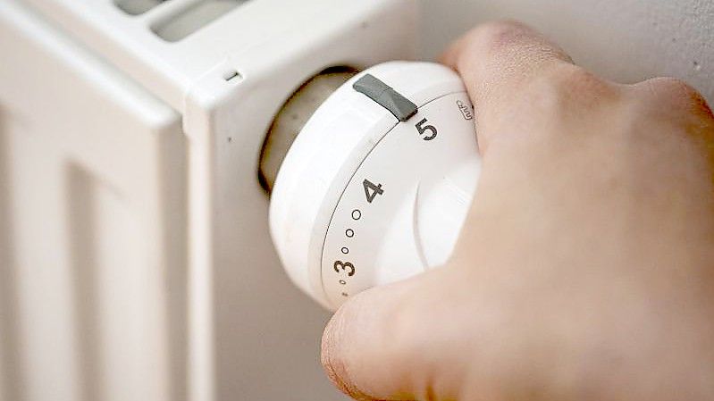 Vier von fünf Bürgern machen sich aufgrund steigender Energiepreise Sorgen wegen der nächsten Heizkostenabrechnung. Foto: Fabian Sommer/dpa