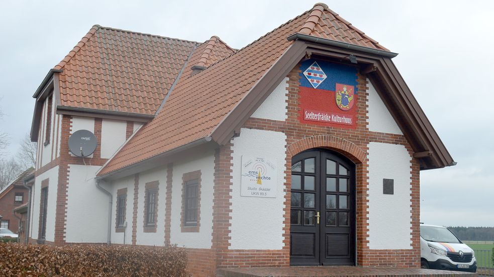 Stattfinden wird der Saterfriesisch-Unterricht im ehemaligen Scharreler Bahnhof, Eisenbahnstraße 2, in dem sich das Seelterfräiske Kulturhuus befindet. Foto: Fertig