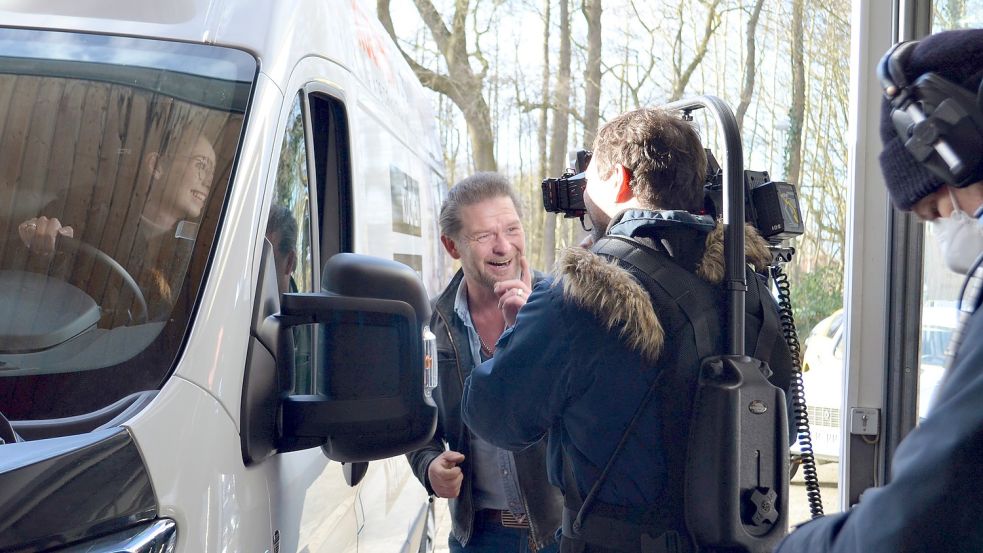 „Det“ Müller war jüngst für Dreharbeiten auch nach Leer gekommen. Foto: Hoppe
